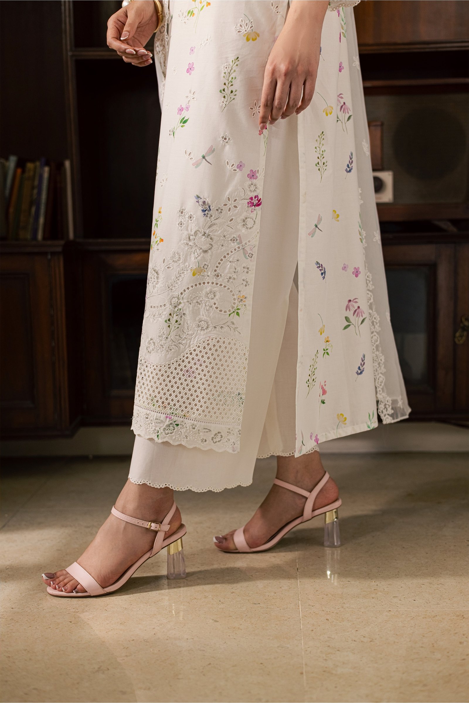 Jinan 3Pc - Luxury Embroidered Lawn BATIKSS26 BATIK XS / White / Pima Lawn-S / White / Pima Lawn-M / White / Pima Lawn-L / White / Pima Lawn-XL / White / Pima Lawn
