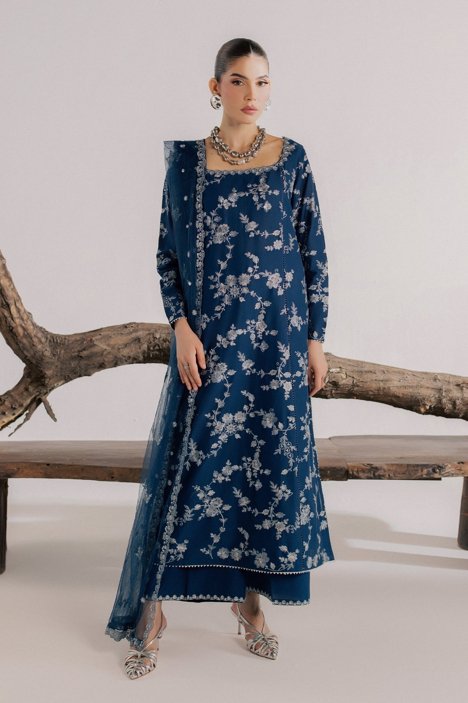 Kiana 3Pc - Luxury Embroidered Lawn BATIKSS26 BATIK XS / Zinc / Pima Lawn-S / Zinc / Pima Lawn-M / Zinc / Pima Lawn-L / Zinc / Pima Lawn-XL / Zinc / Pima Lawn