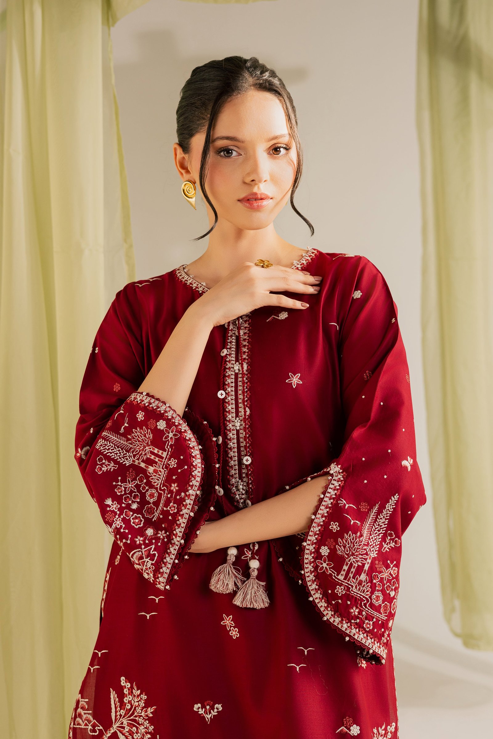 Manzar 2Pc - Embroidered Lawn Dress EverydayEdit26  BATIK   XS / Maroon / Pima Lawn-S / Maroon / Pima Lawn-M / Maroon / Pima Lawn-L / Maroon / Pima Lawn-XL / Maroon / Pima Lawn
