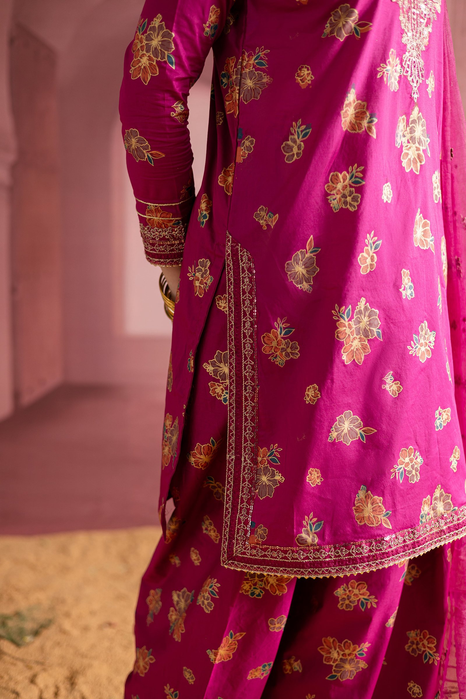[product-color]-[product-type]-[product_material]