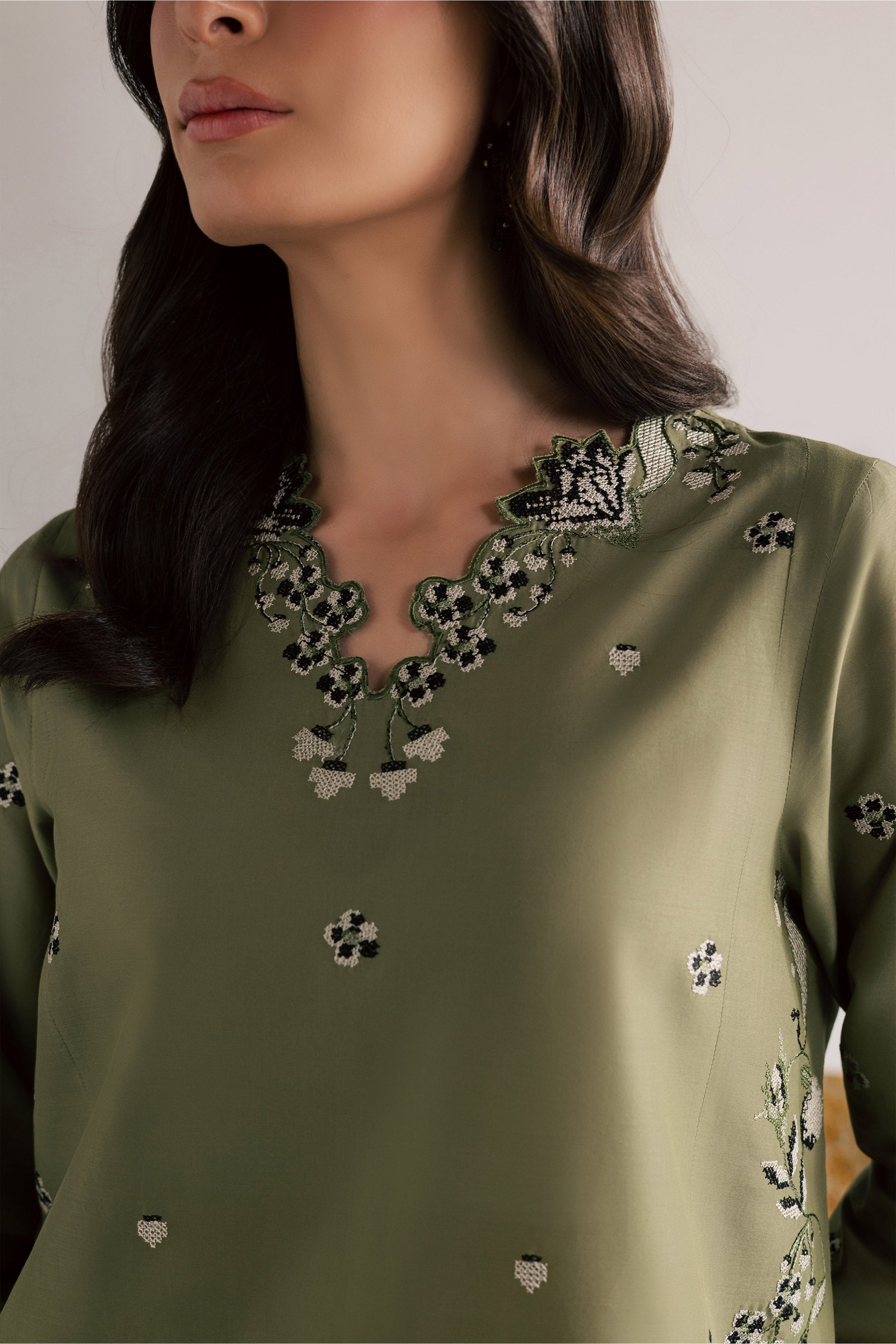  Nazni 2Pc - Embroidered Lawn Dress EverydayEdit26  BATIK   XS / Moss / Pima Lawn-S / Moss / Pima Lawn-M / Moss / Pima Lawn-L / Moss / Pima Lawn-XL / Moss / Pima Lawn