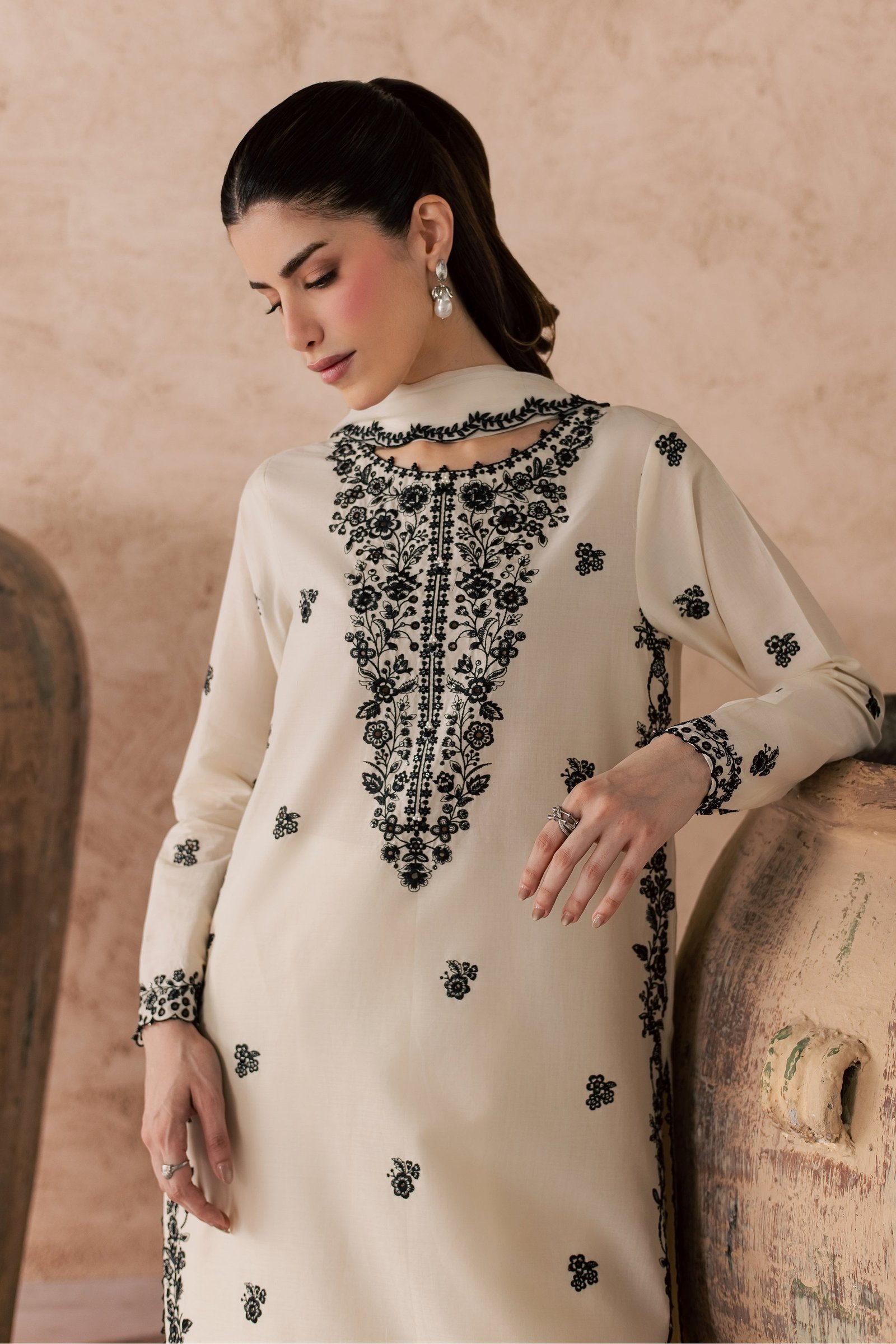 Sia 3Pc - Embroidered Lawn Dress EverydayEdit26 BATIK XS / Off White / Pima Lawn-S / Off White / Pima Lawn-M / Off White / Pima Lawn-L / Off White / Pima Lawn-XL / Off White / Pima Lawn